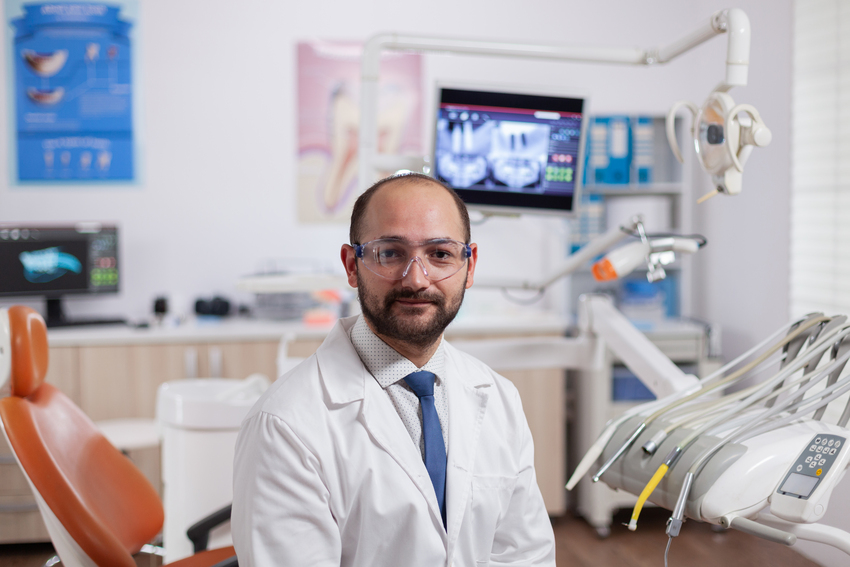 Dentist in College Road Nashik - Care32 Dental Clinic